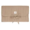 Tapis à langer nomade en gaze de coton – Biscuit – Jollein