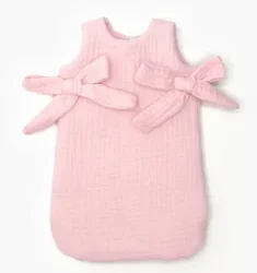 Turbulette poupée à noeuds en gaze de coton – Fraise – Minikane